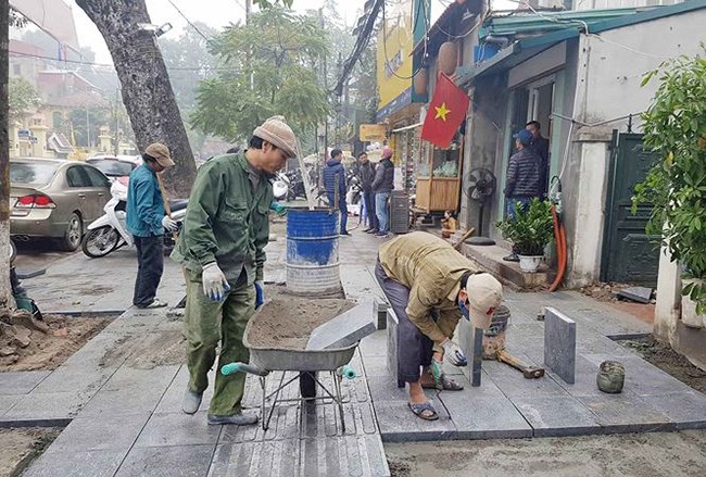 Đá lát vỉa hè Hà Nội và câu chuyện trách nhiệm (17/11/2020)